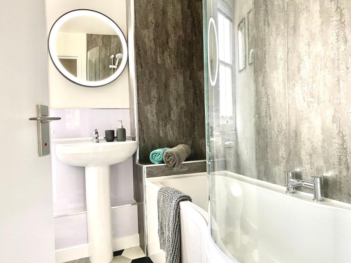 Stylish Central 2 Bedroom Apartment - Free Parking, Free Wifi Orkney Ngoại thất bức ảnh